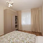 Sunny Lägenhet Vlorë